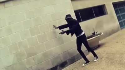 You see carti outside your house doing this👿 wyd?