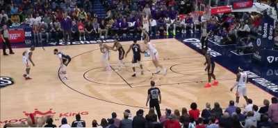 [Highlight] Larry Nance Jr. with a dunk, block and step over !