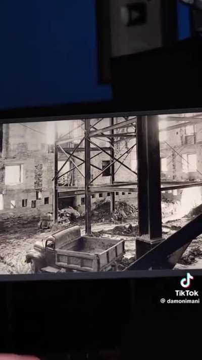 He&rsquo;s destroying the White House!