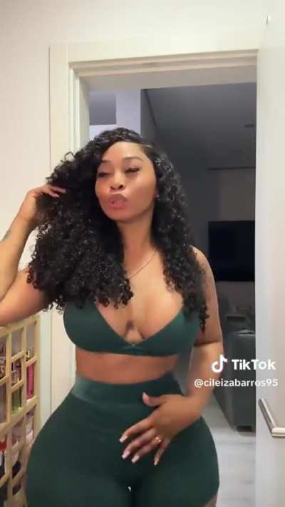 @cileizabarros95