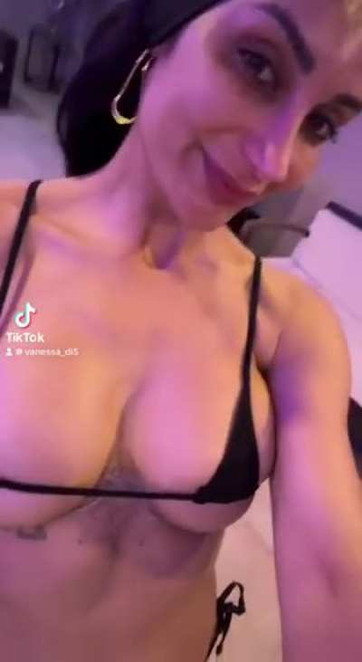 @vanessa_di