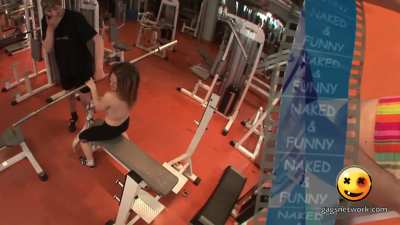 Benchpress Wardrobe Malfunction