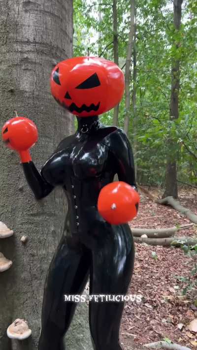 Almost Halloween! You never know what&rsquo;s hiding between the trees 👀🎃