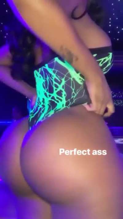 Sheeesh she thick