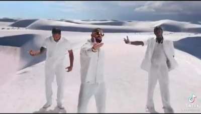 Drake new song 😊