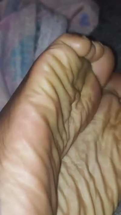 Goddess.nessi Wrinkled soles (IG story)