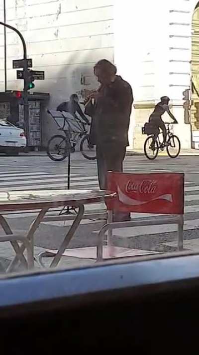 Visto recien por un amigo en Independencia y Tacuarí (CABA)