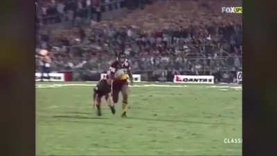 [TBT] Razzle-dazzle Darren Lockyer try vs South Queensland in 1996, with classic 90s commentary