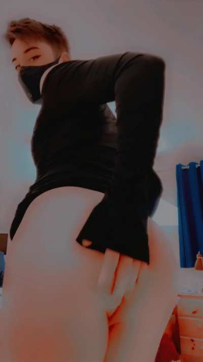 There&rsquo;s just something about the feeling of a soft, slutty dress that makes my head go blank 