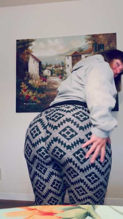 I know you&rsquo;re imagining pressing your face right up against my leggings, taking in every naughty fart I gift you. Right?  Mmm 😋 Just picture how loud the next one will be when I&rsquo;m sitting on your lap. 😈