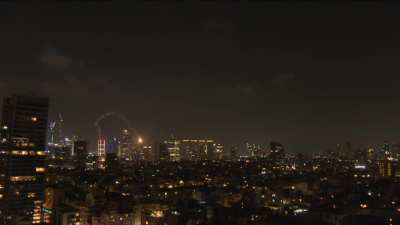 🇮🇱🇮🇷 A new video from a different angle shows the moment the interceptor failed in Tel Aviv(17Jun2025 )