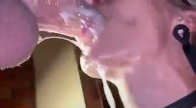 5 minutes after my bud jokingly said “suck my dick” 😈🤤
