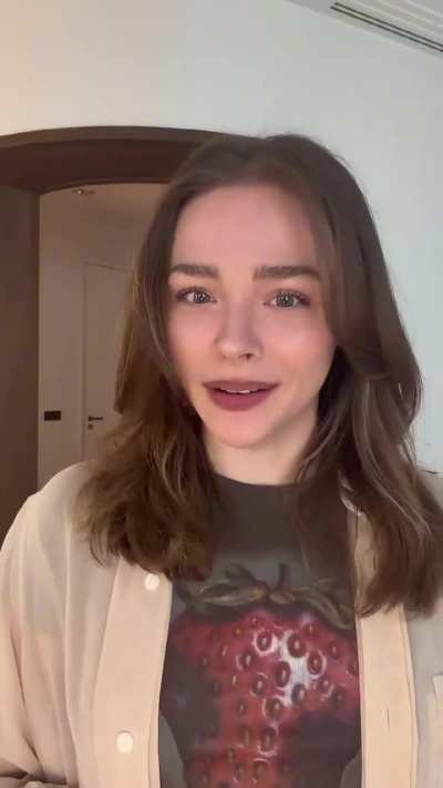 'fresa' - Glam time for Chloe - IG April 2026