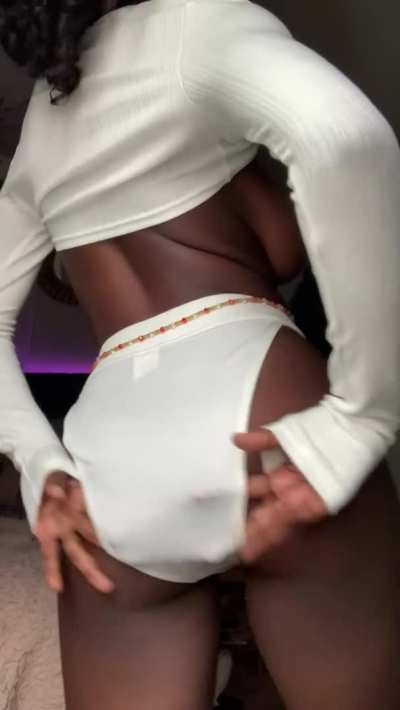 Hold my waist and fuck me from behind ! 🥰