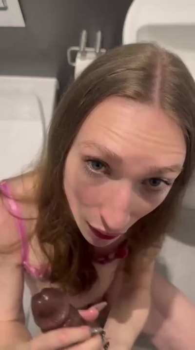 Get you a femboy baddie who looks at you like this while sucking you off 😘