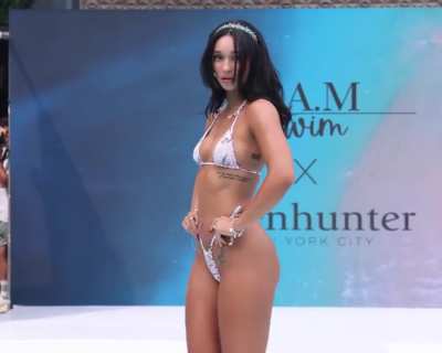 𝓖𝓮𝔂𝓷𝓪 𝓢𝓲𝓵𝓿𝓮𝓲𝓻𝓪 | P.A.M. Swim | New York Swim Week &lsquo;25