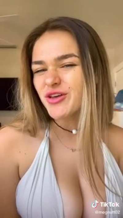 her CONTENT in 👇 COMMENT 👇