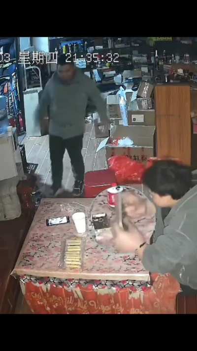 Dude breaks his phone and pretend it wasn&rsquo;t his fault.