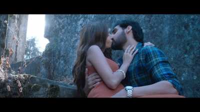 Tara Sutaria All Kissing Scenes in Tadap 2021