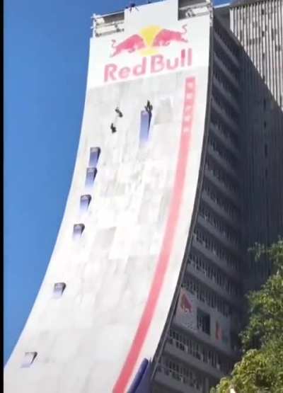 Skater drops from 70m ramp and breaks the world record