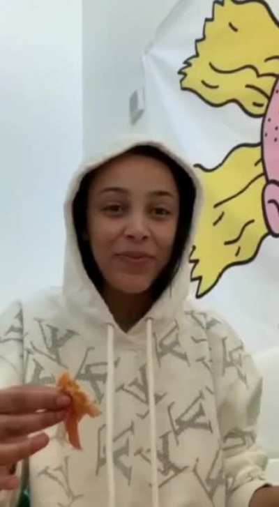 Doja Cat nipslip, upvote a g&ouml;re celebrity arşivimi patlatırım