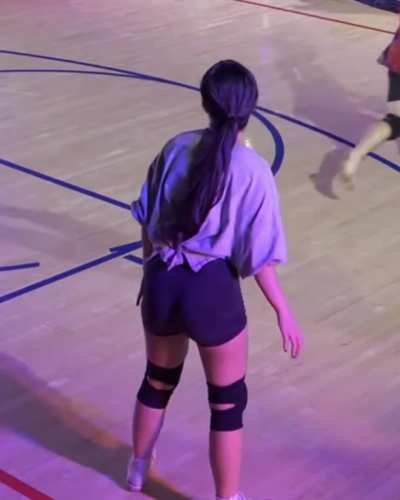 Valkyrae dodgeball clips before she untied her shirt