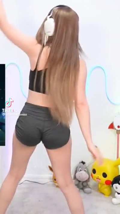 booty hottie