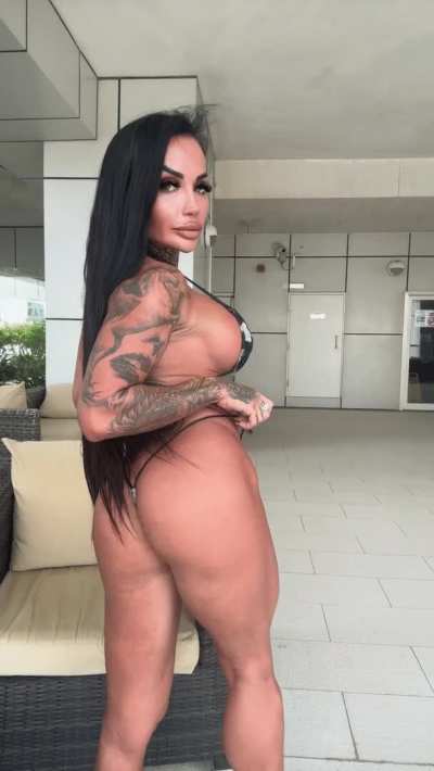 Thicc muscled women