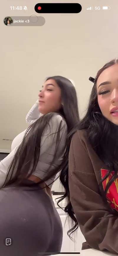 😋