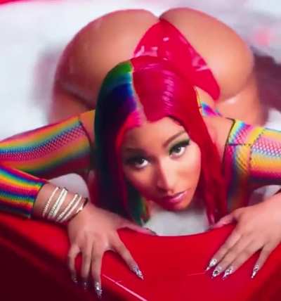 twerking loop