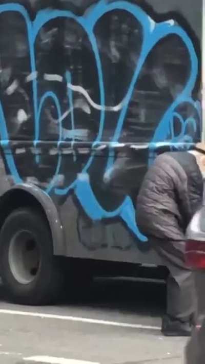 I&rsquo;ve seen this man on several different occasions tagging stuff around New York and I think I&rsquo;m falling in love :) (sorry for the short vid)