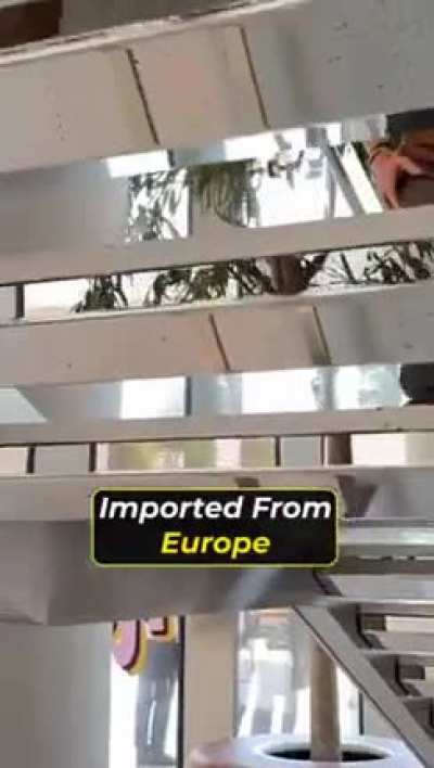 Take a tour of the first Apple store in India located in Mumbai!