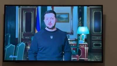 Ukraine&rsquo;s Zelensky, a former actor himself, makes an appearance at the Golden Globes and thanks/appeals to the world and Hollywood for its continued support.