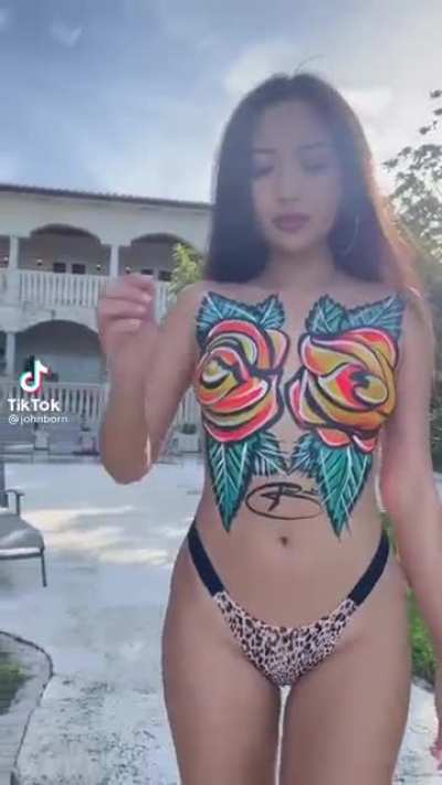 Body paint 🎨