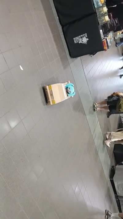 Miku po driftuje na targu fantay