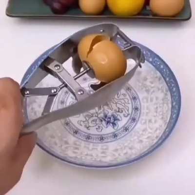 Egg cracker