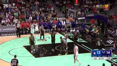 [Highlight] Embiid spins into the and-one finish