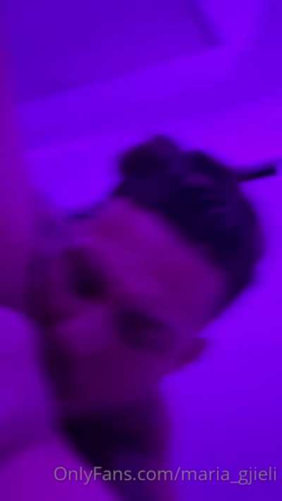 😈