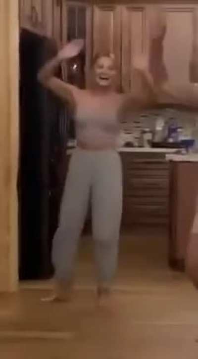Dancing Liv