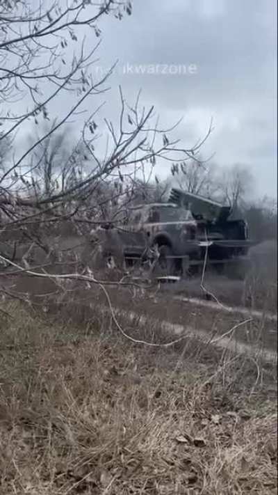 Ukrainian forces are using a Ford F-150 Raptor technical as a launching platform for unguided S-8 rockets. (These rockets are usually fired from helicopters)