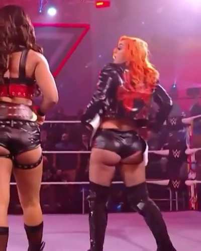 Gigi Dolin x Mandy Rose got the best butts in NXT