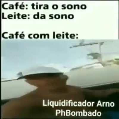 Caf&eacute; com leite