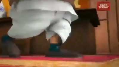 &Iacute;ndia mostrando como fazer animes bons (eu acho que &eacute; india)