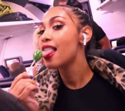 👅