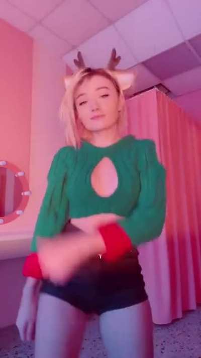 Christmas party is started ;) Gwen Stacy by CarryKey