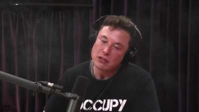Bernie Sanders fills-in for Joe Rogan, and roasts Elon Musk