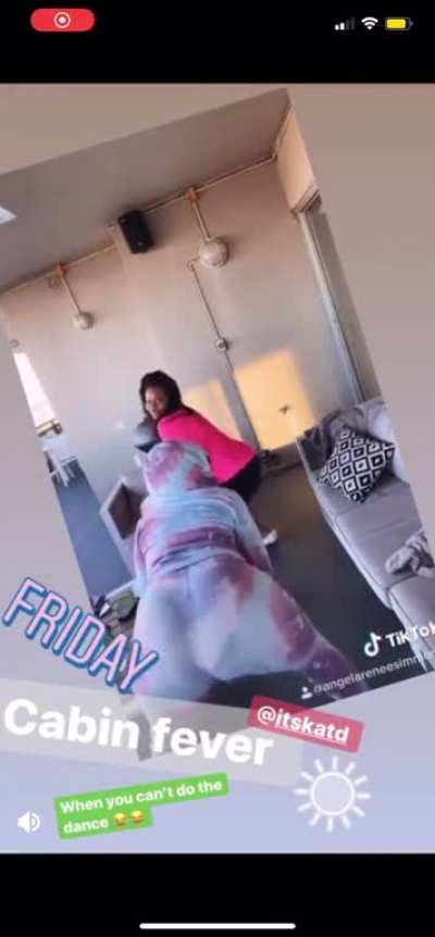 Angela&rsquo;s quick lil twerk 