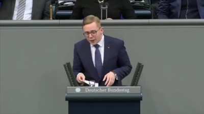 "Der Soundtrack wenn ich in Adiletten durchs Reichstagsgeb&auml;ude schlappe"
