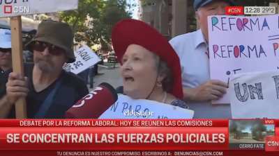 Esto que explica la jubilada es crucial. Los medios no quieren explicarlo porque si la gente se entera se cae toda la reforma. La ley crea un FAL para que VOS pagues tu indemnizaci&oacute;n. Tus aportes jubilatorios van a un fondo para financiar TU PROPIO DESPID