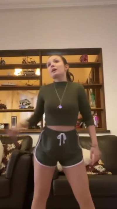 Larissa Manoela